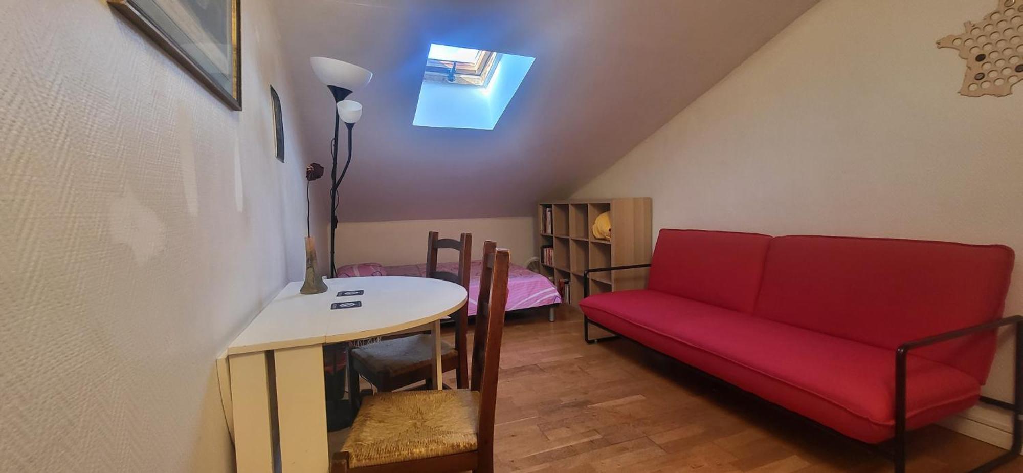 Jolie Privee Centre-ville Hostel